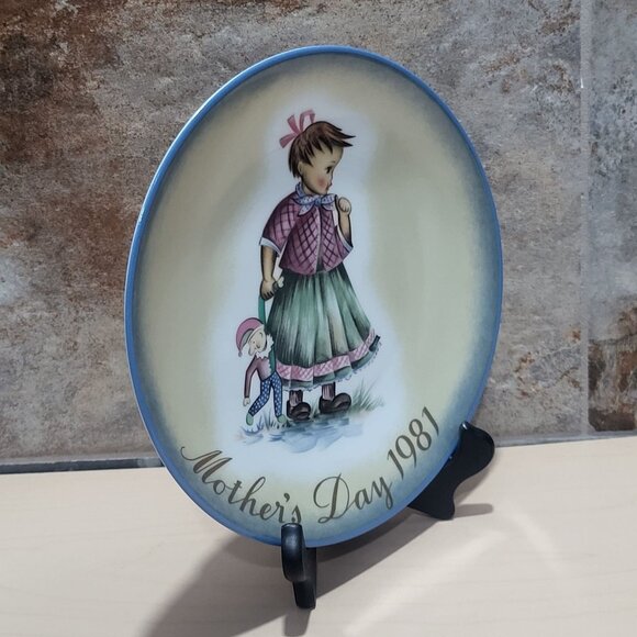Schmid Hummel Mothers Day 1981 Playtime Decorative Wall Hanging Plate - Picture 8 of 11